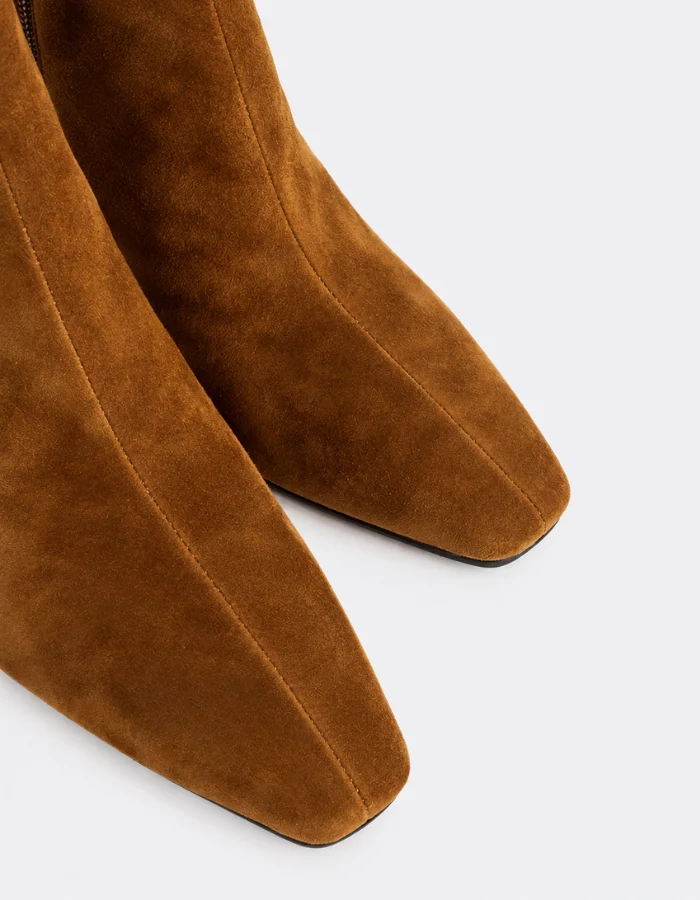 Qianna Tan Suede