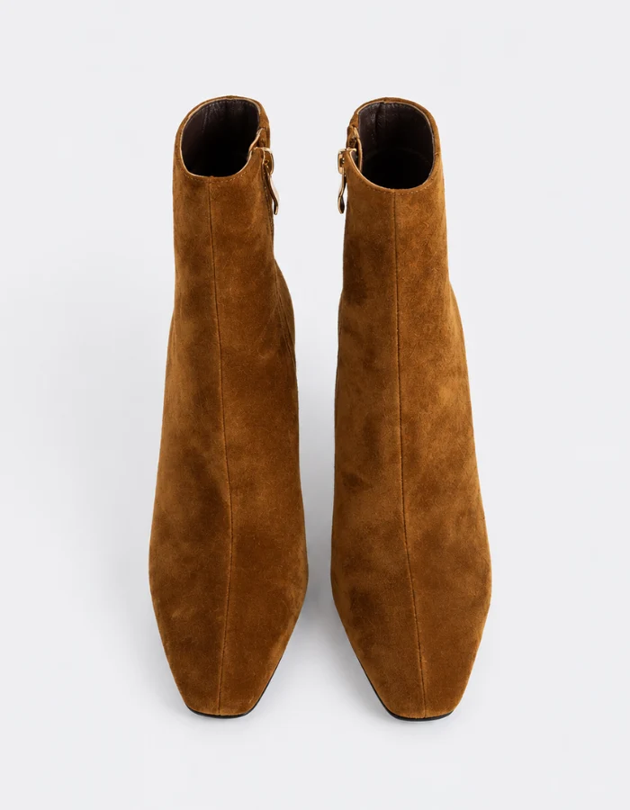 Qianna Tan Suede