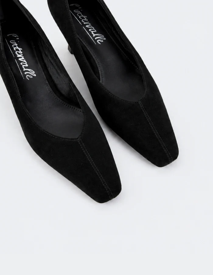 Hervee Black Suede
