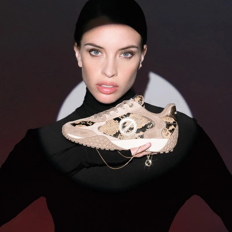 KATE SNEAKER W SNAKE KISS SABLE - Collier orné de Cristaux Swarovski® inclus