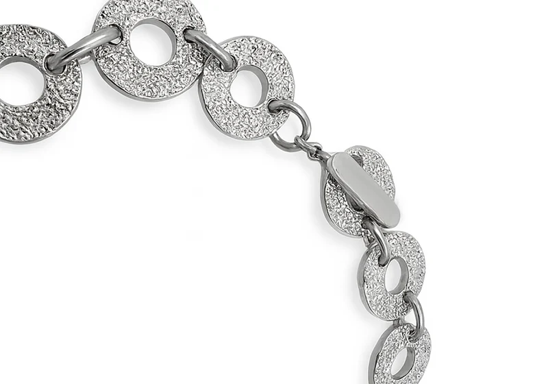 Collier avec anneaux texturés