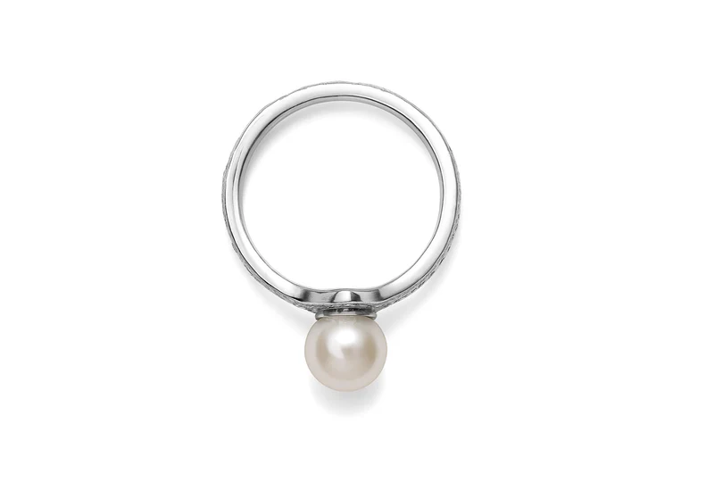 Bague texturée en V avec perle