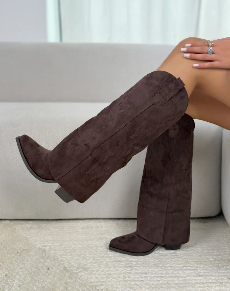 Bottes femme marron tendance à revers style western en suédine avec talon biseauté