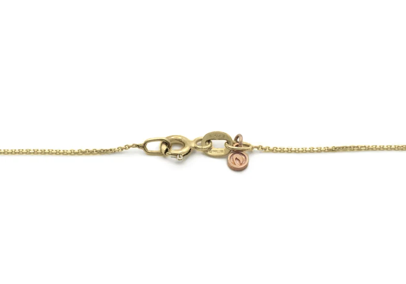 Collier avec symbole féminin