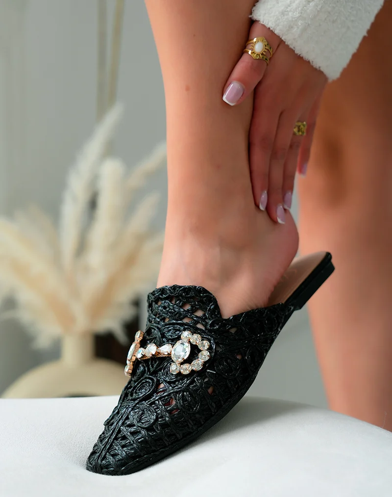 Mules Plates Femme Noires en Corde avec Détails Bijoux – Charme Artisanal