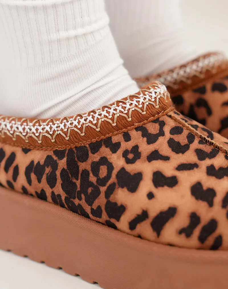 Mule fourrée femme léopard avec plateforme marron et détails tissés