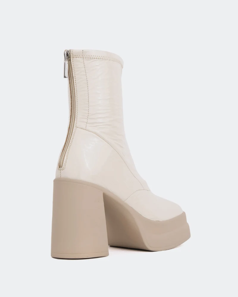Voltera Off White Naplack Stretch