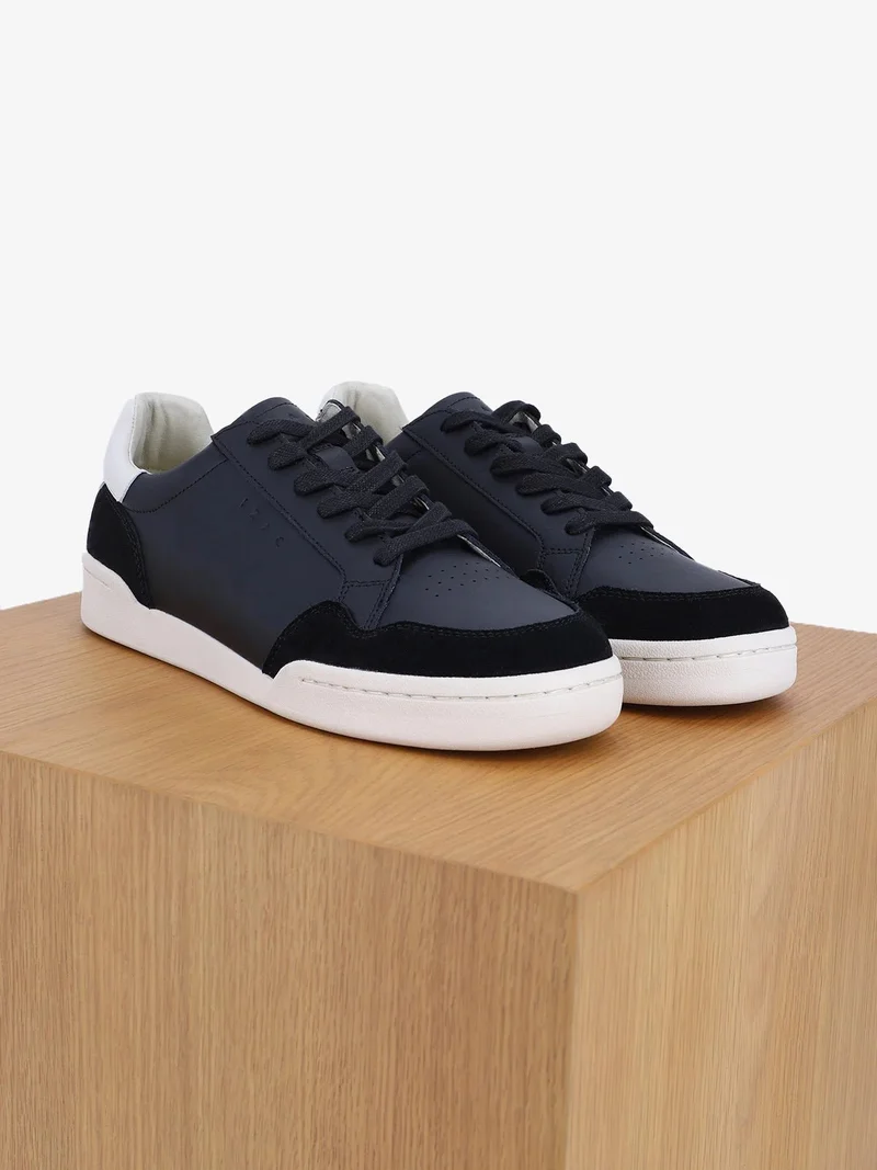 Baskets en cuir noir