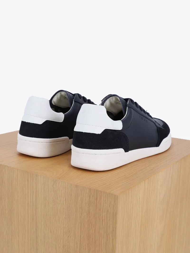 Baskets en cuir noir