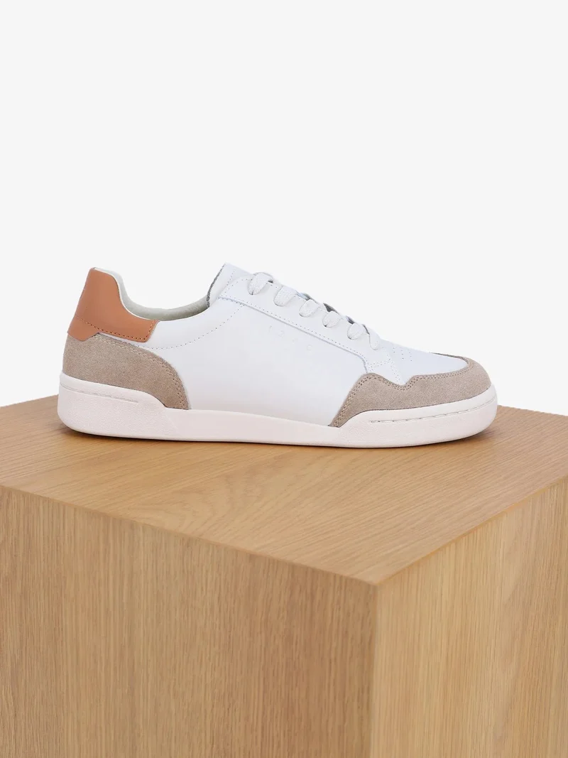 Baskets en cuir beige