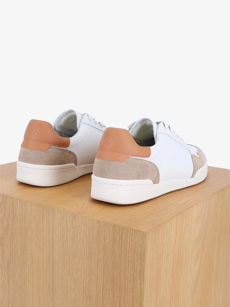 Baskets en cuir beige