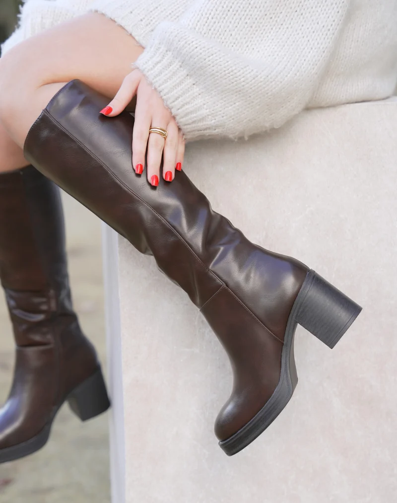 Bottes femme marron à talon et bout arrondi tendance
