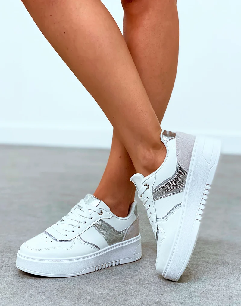 Baskets femme blanche à empiècements et détail argentée pailletée