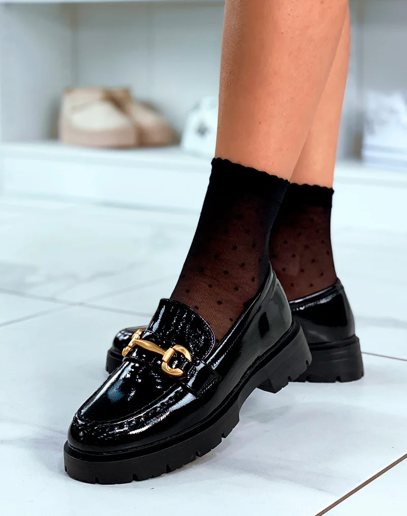 Mocassins noires vernies à détail doré pour femme