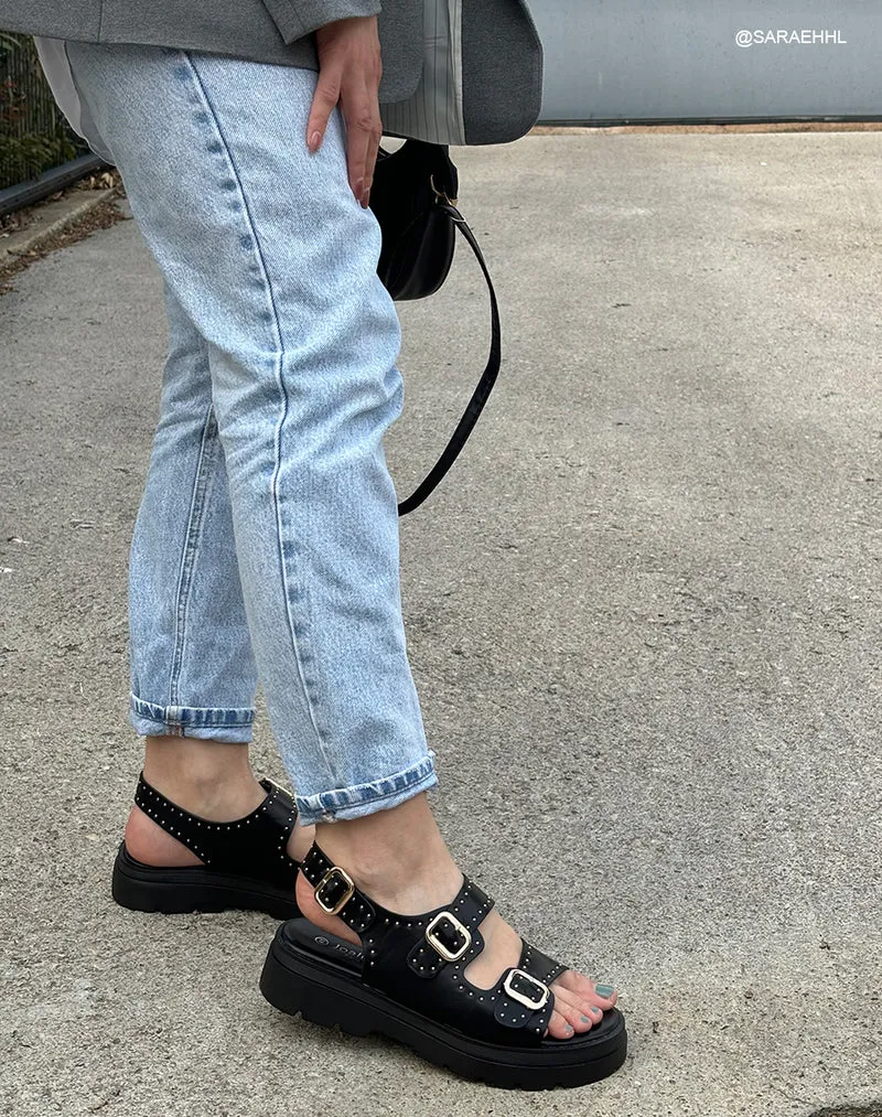 Sandales noires cloutées à multiples lanières et à la boucle réglable