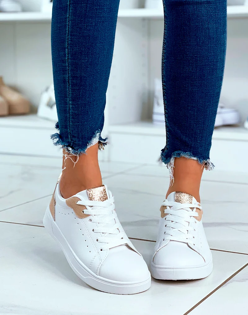 Baskets blanches à lacets avec détail beige et doré pour femme