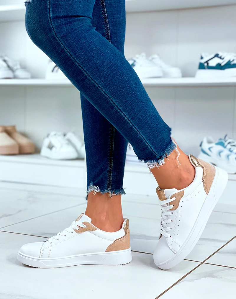 Baskets blanches à lacets avec détail beige et doré pour femme