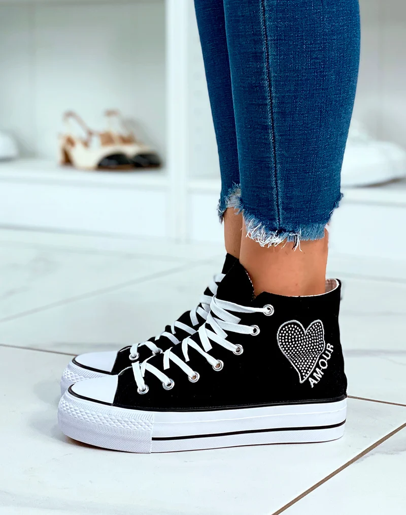 Baskets montantes noires à lacets avec détail strass et inscription