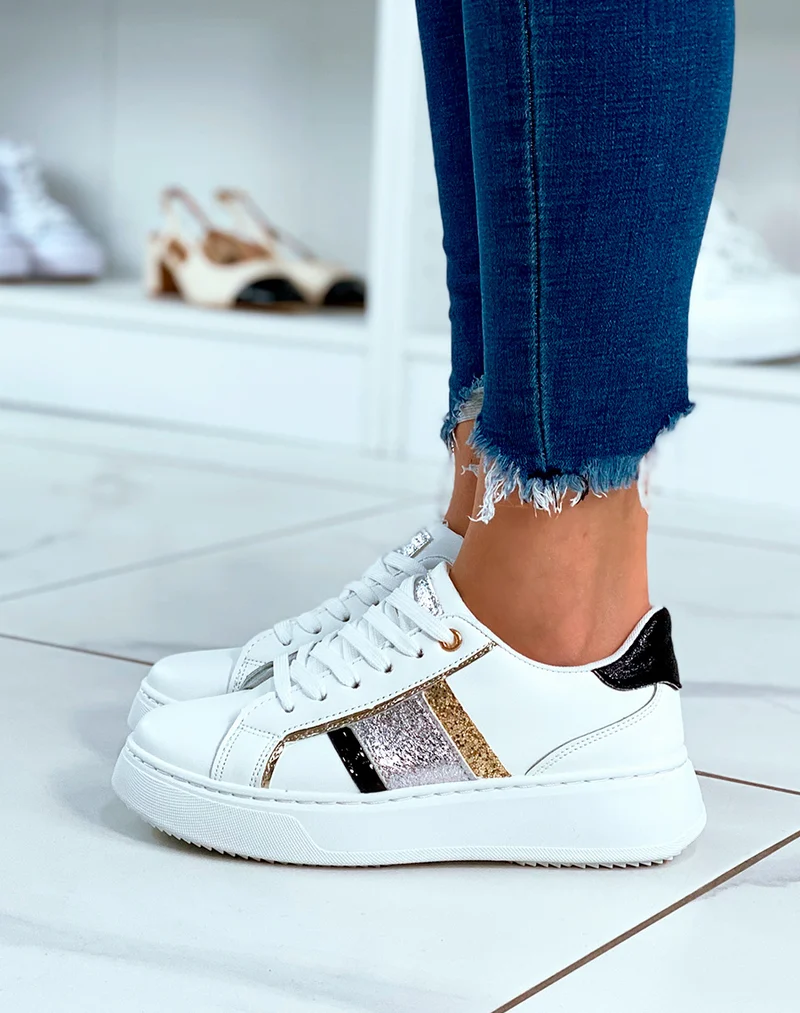 Baskets blanches à lacet et aux détails élégants