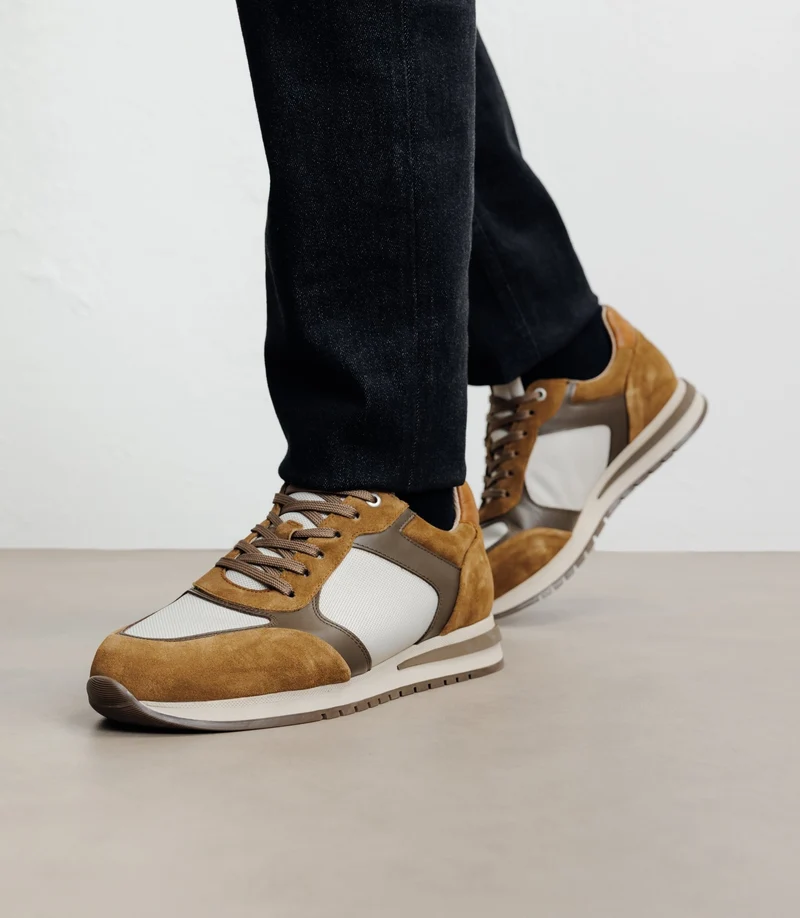 Baskets en cuir beige