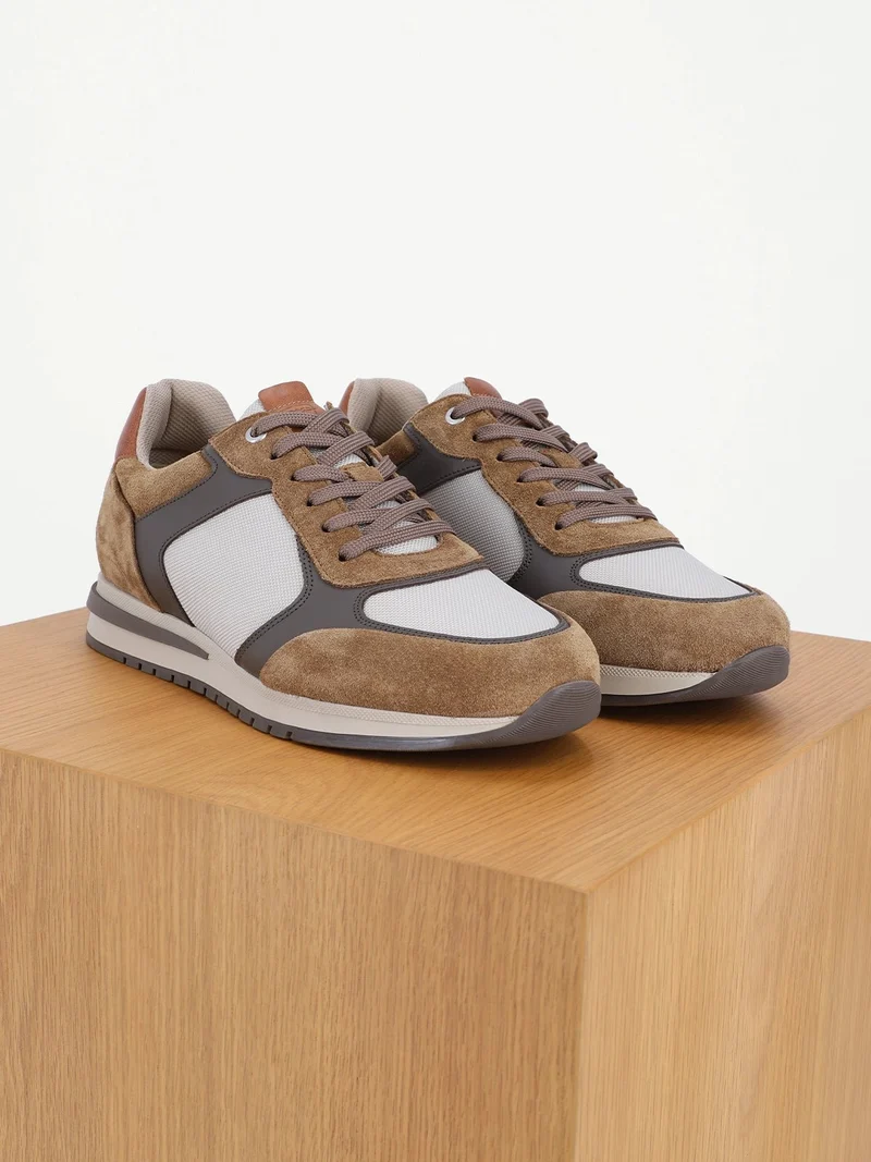Baskets en cuir beige
