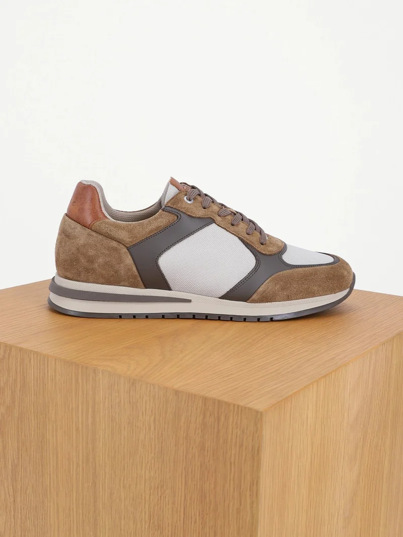 Baskets en cuir beige