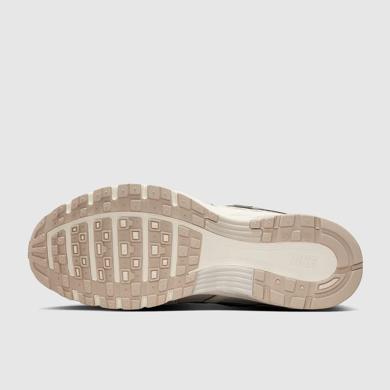 Nike Sportswear P-6000 pour Femme SE