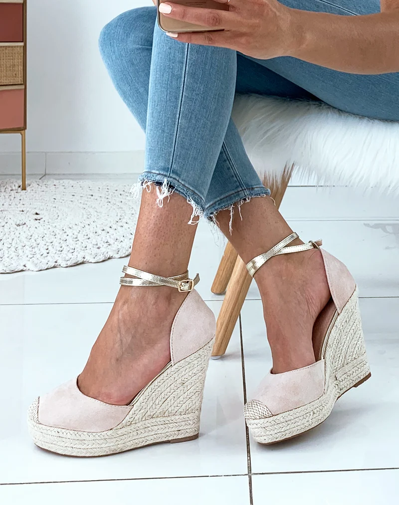 Espadrilles beiges en suédine et doré à talons compensés