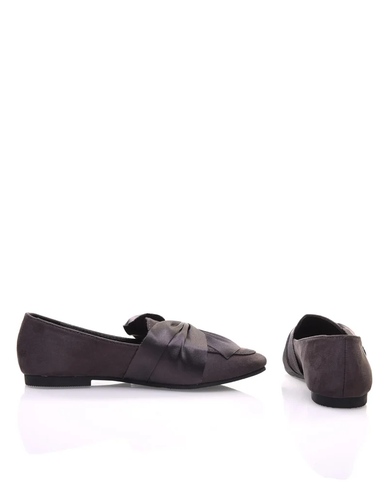 Slippers grises à noeud