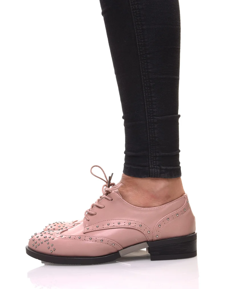 Derbies roses cloutées