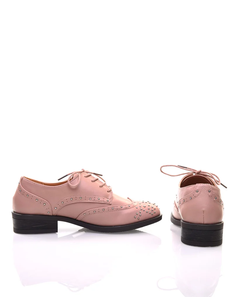 Derbies roses cloutées