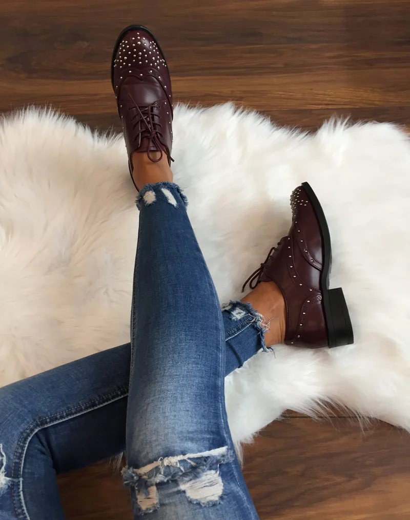 Derbies bordeaux cloutées