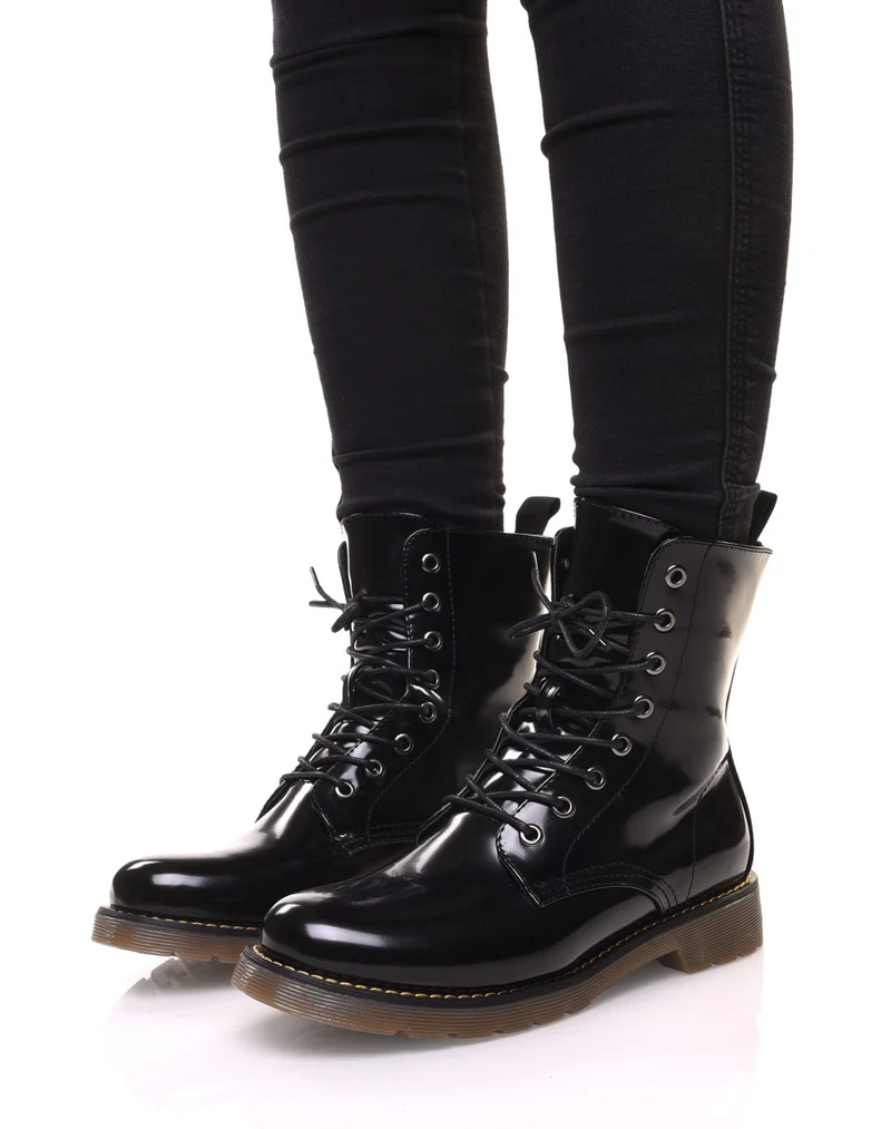Chaussures montantes vernis noires