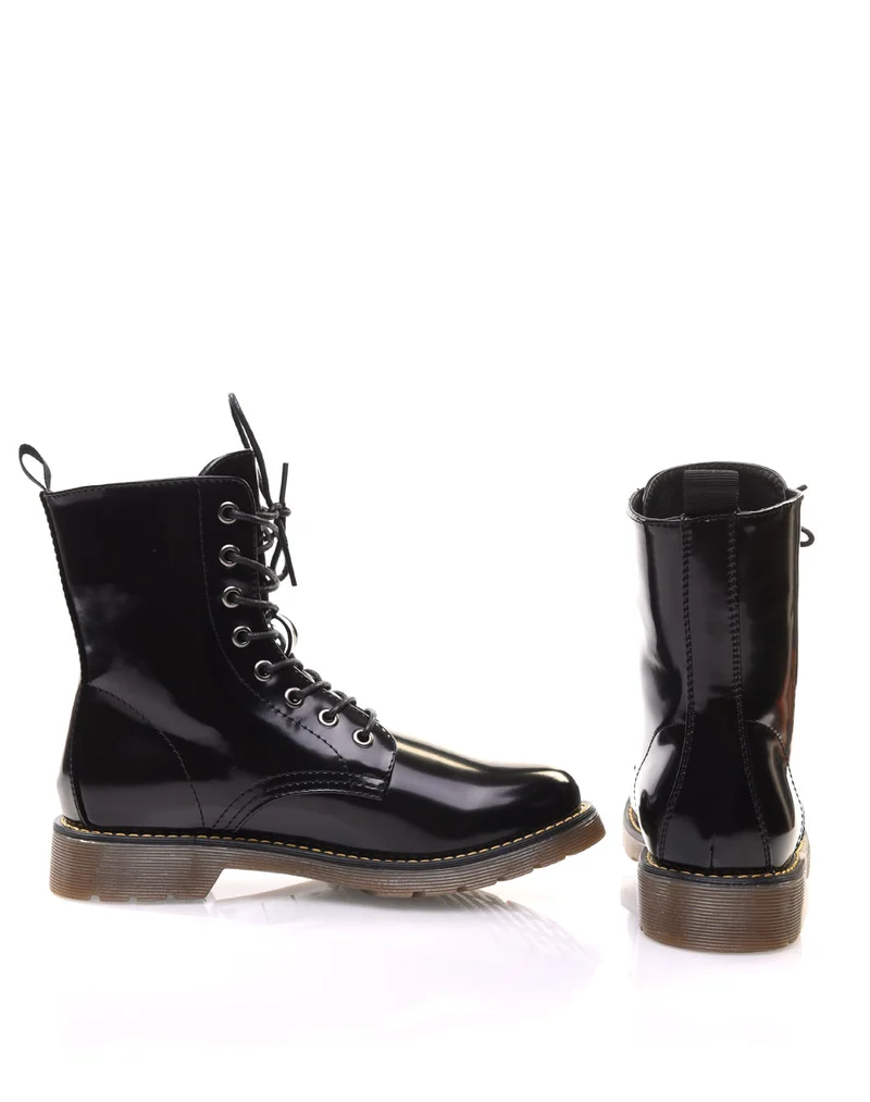 Chaussures montantes vernis noires