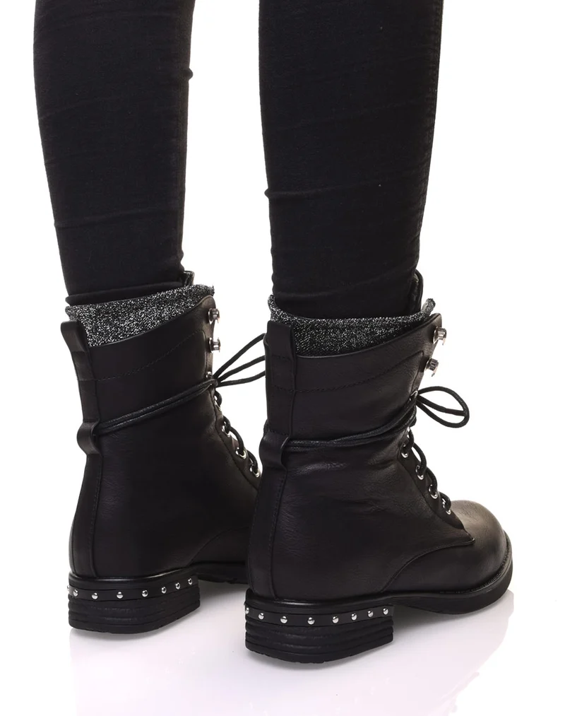 Chaussures montantes à lacets noires