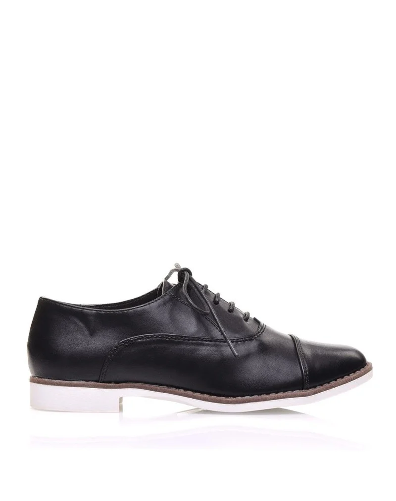 Derbies noires à lacets
