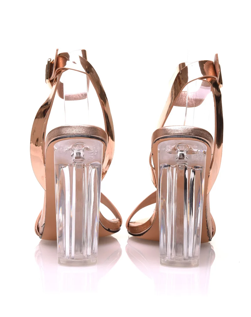 Sandales champagne à talons transparents