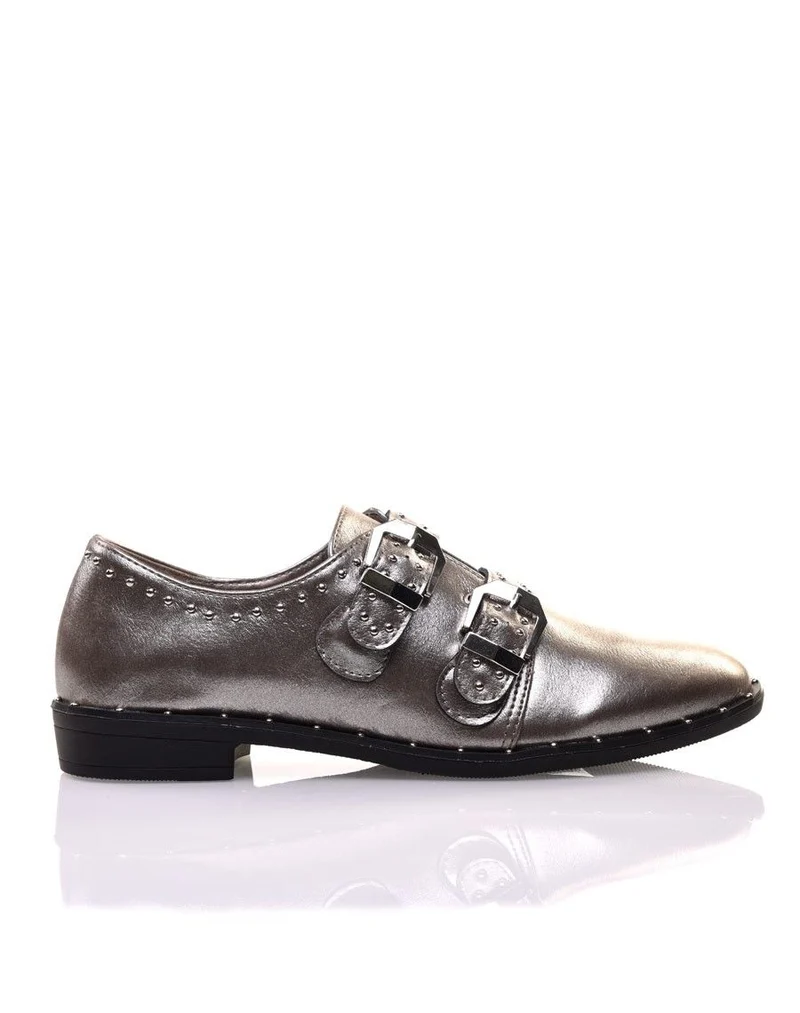 Derbies grises cloutées à boucles