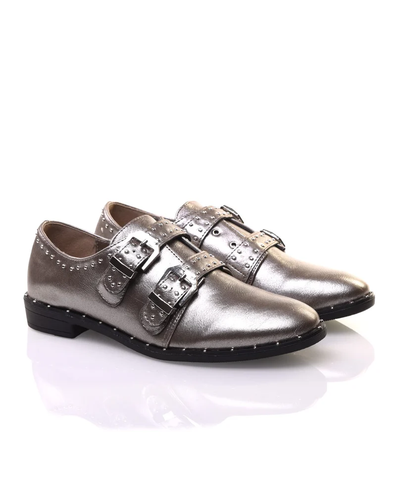 Derbies grises cloutées à boucles