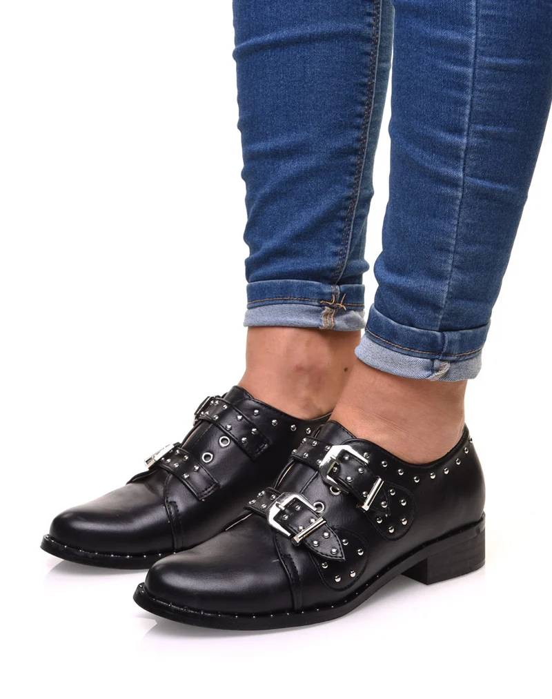 Derbies noires cloutées à boucles