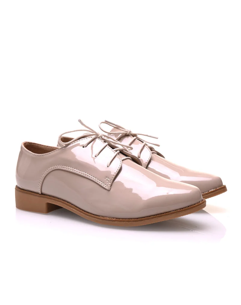 Derbies beige vernis