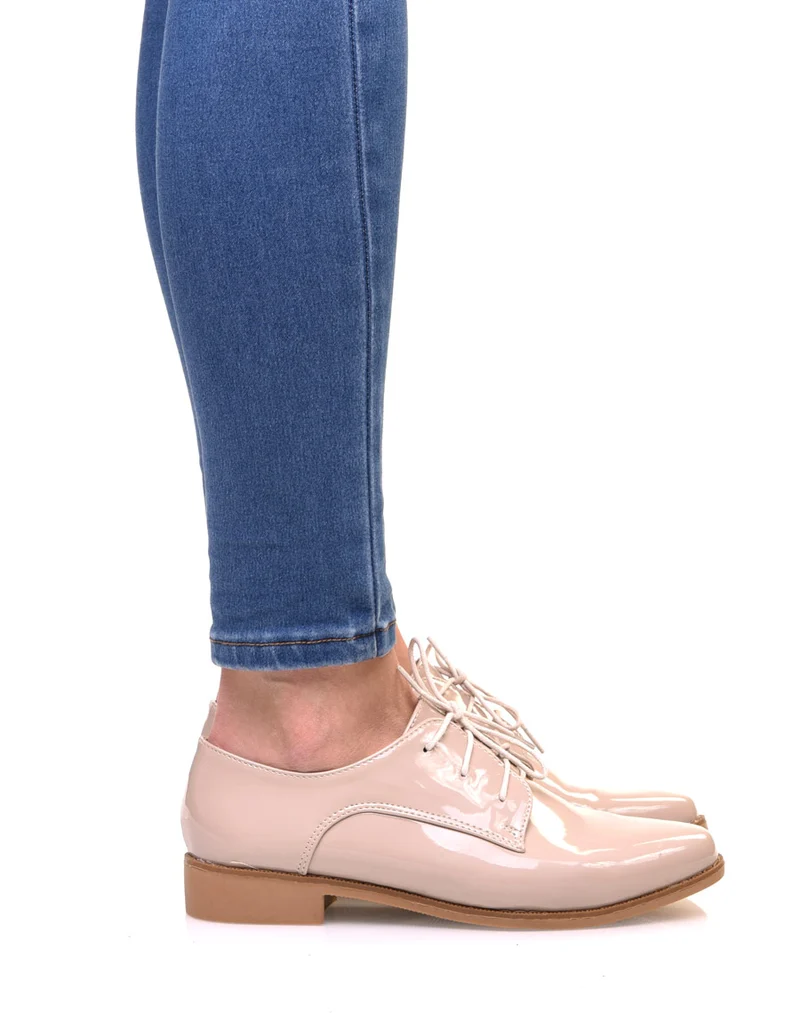 Derbies beige vernis