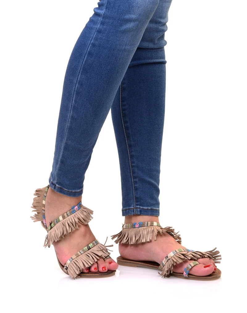 Nu-pieds beiges à franges