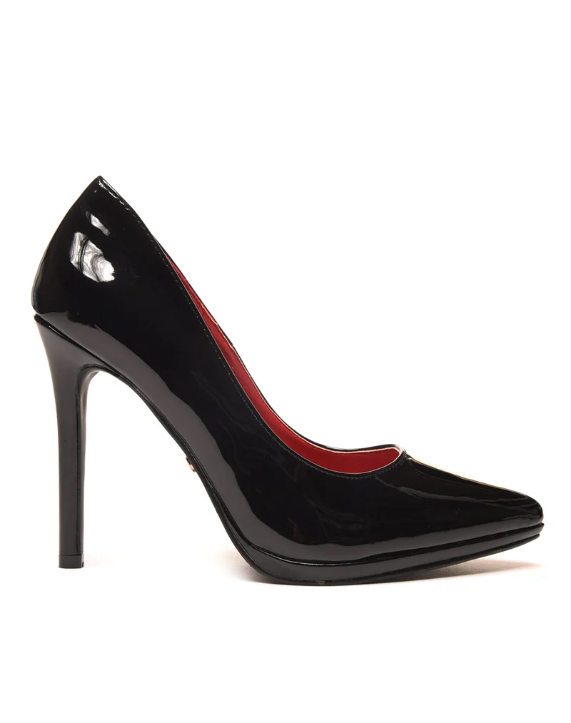Escarpins vernis noirs à bout pointu