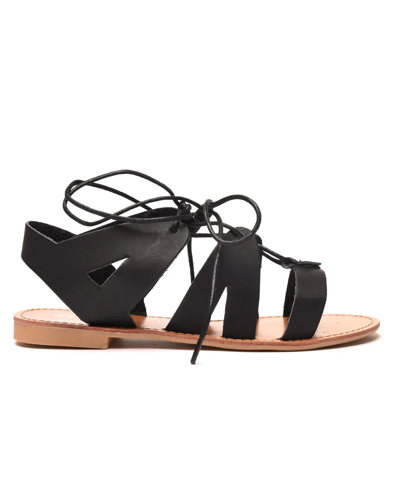 Nu-pieds noir à lacet