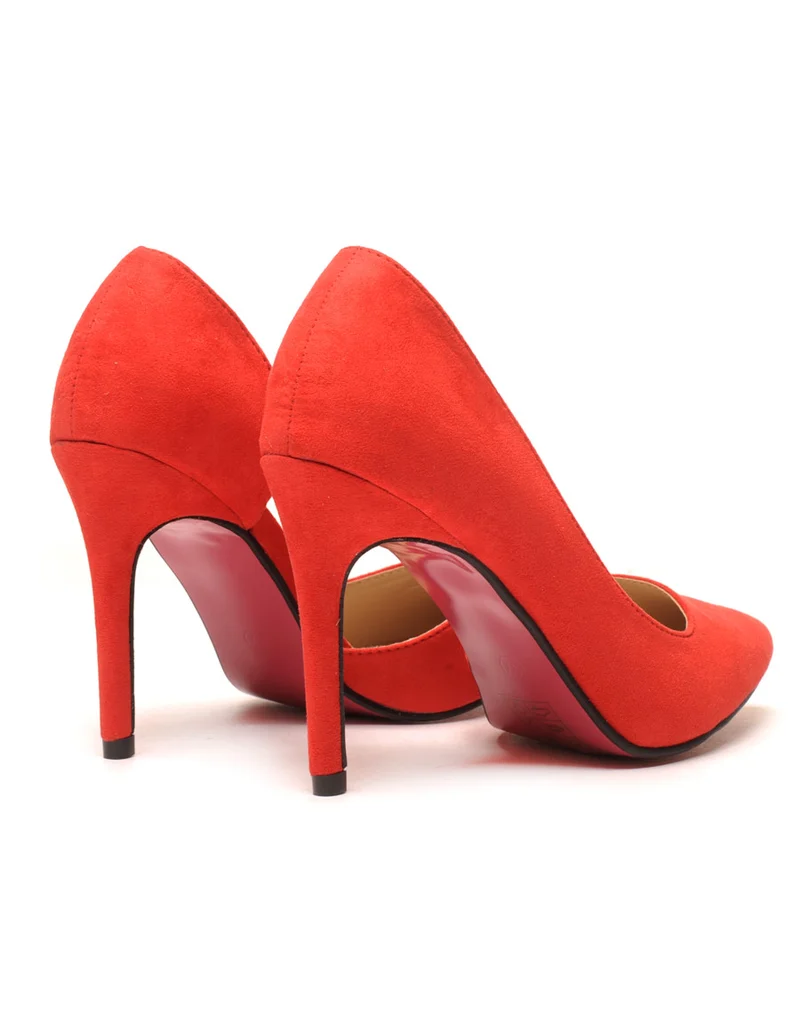 Escarpins rouge asymétrique avec semelles roses
