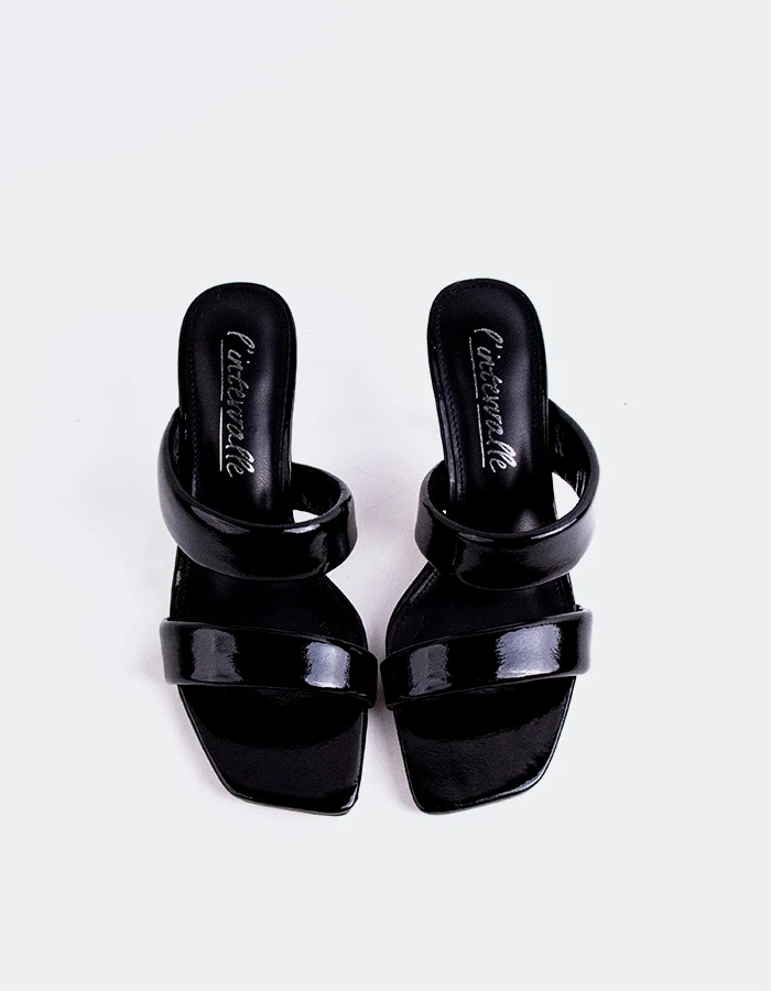 Calyra Black Patent
