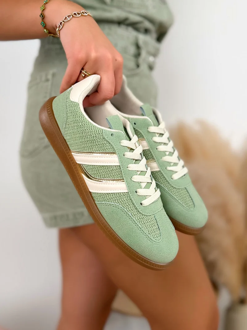 Basket femme verte tendance tissée à rayures blanches et dorées