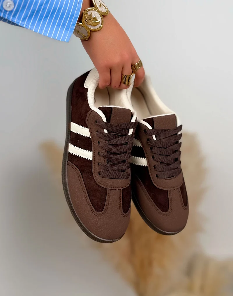 Basket femme marron tendance avec empiècements suédine et bandes beige