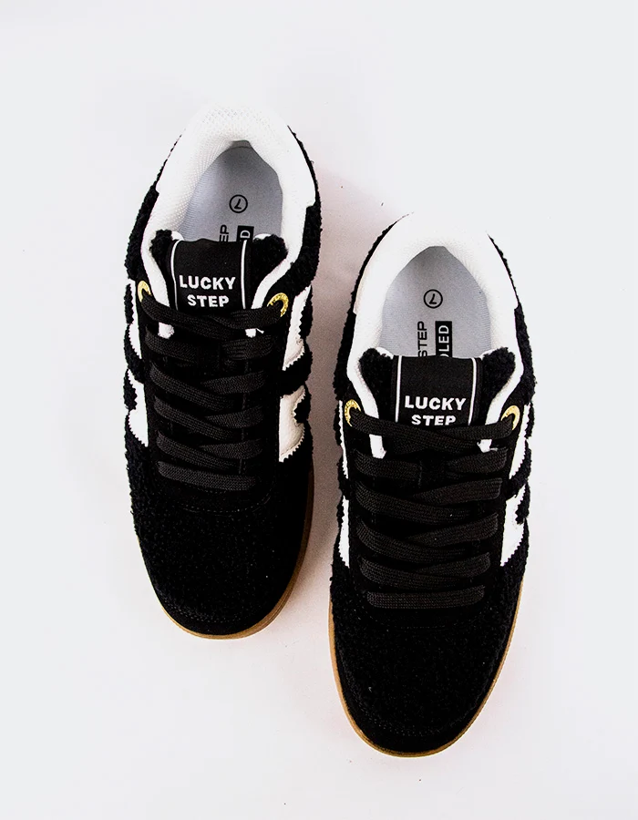 Shearly Black/White